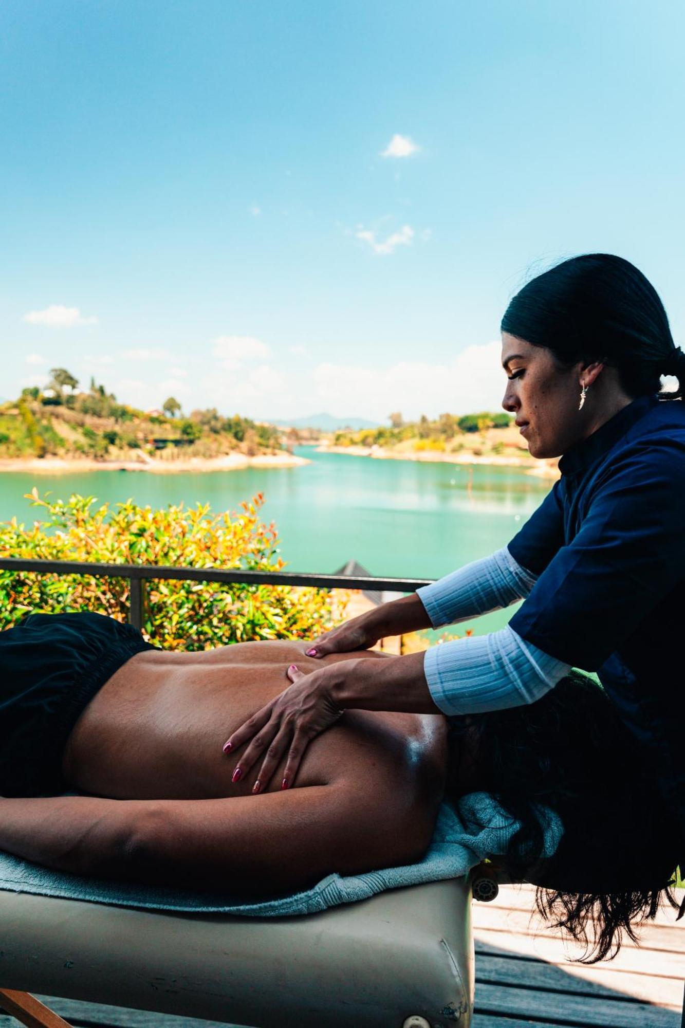 The Boato Hotel Guatape Exterior photo Thai massage